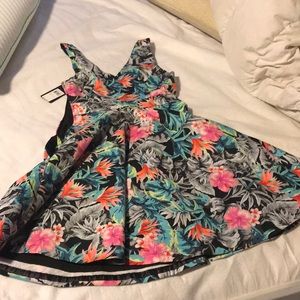 Guess Floral Dress BRAND NEW Size 4